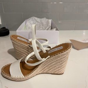 Steve Madden 9M Mckenzie White Wedge Sandals